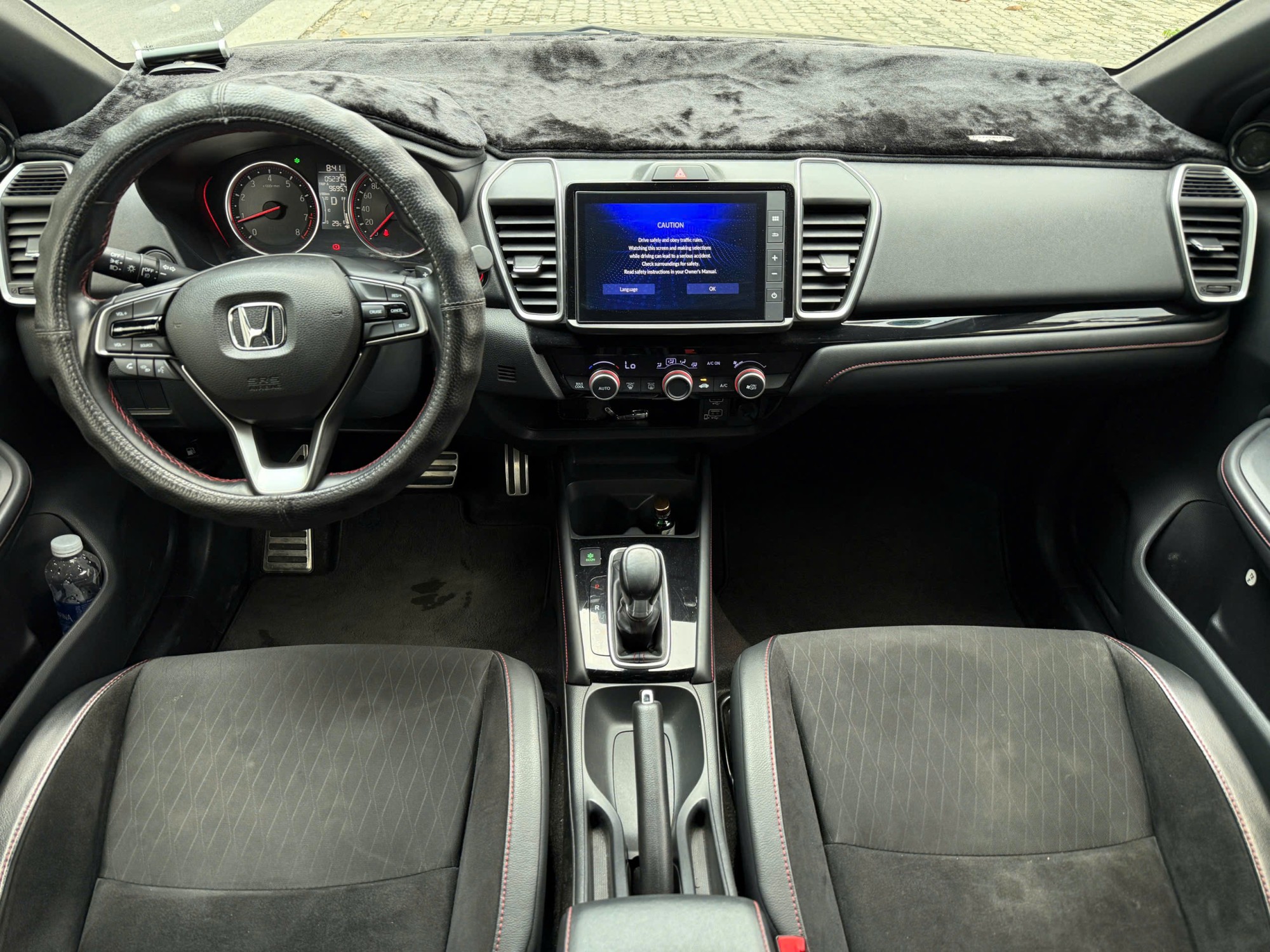 Khoang lái và bảng điều khiển Honda City RS 2022