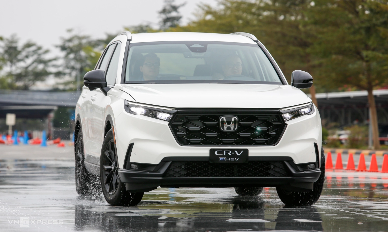 Honda CR-V 2026: Giá Lăn Bánh, Thông Số, Phiên Bản & Ưu Đãi Tháng 10/2026